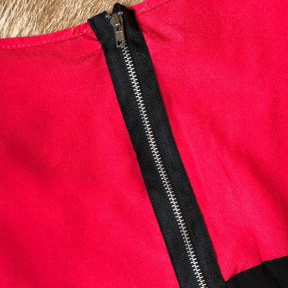 Color Block Top - Picture 3 of 3